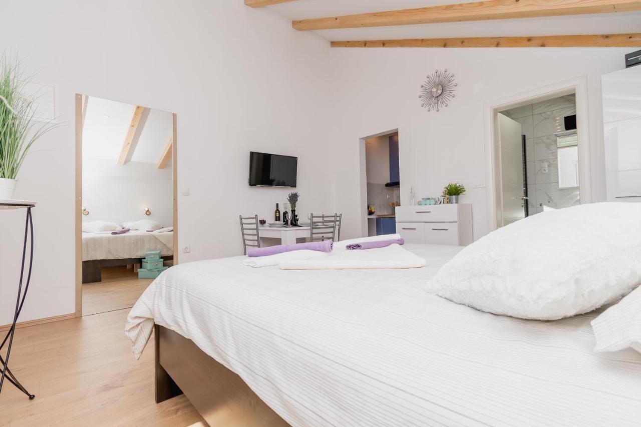 Studio Apartment Harmony Np Krka Lozovac Buitenkant foto