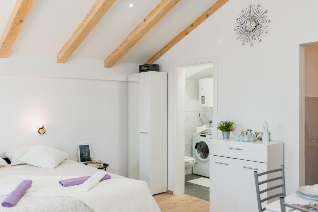 Studio Apartment Harmony Np Krka Lozovac Buitenkant foto
