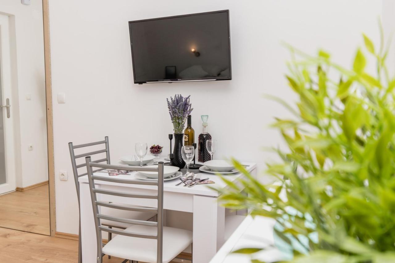 Studio Apartment Harmony Np Krka Lozovac Buitenkant foto