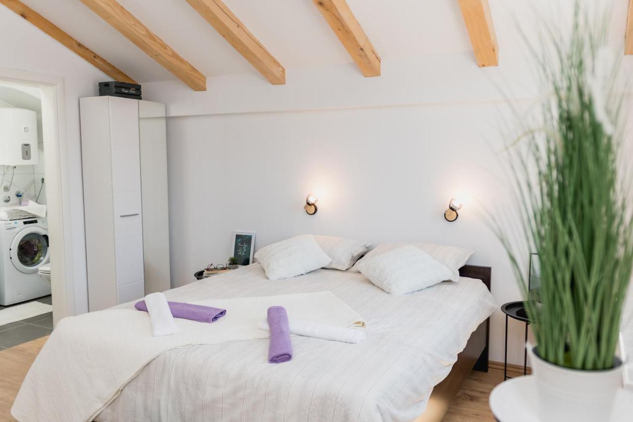 Studio Apartment Harmony Np Krka Lozovac Buitenkant foto