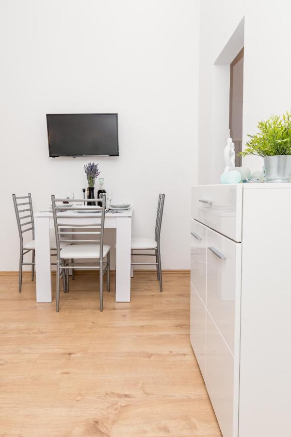 Studio Apartment Harmony Np Krka Lozovac Buitenkant foto